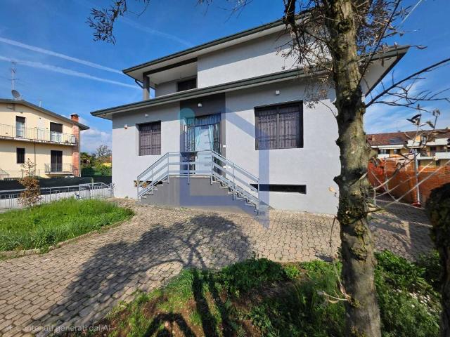 Villa in vendita a Ronco Briantino MB