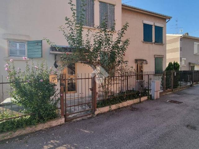 Villa in vendita a Roncoferraro MN