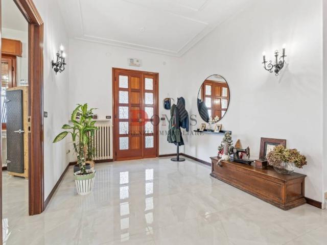 Villa in vendita a Roncoferraro MN