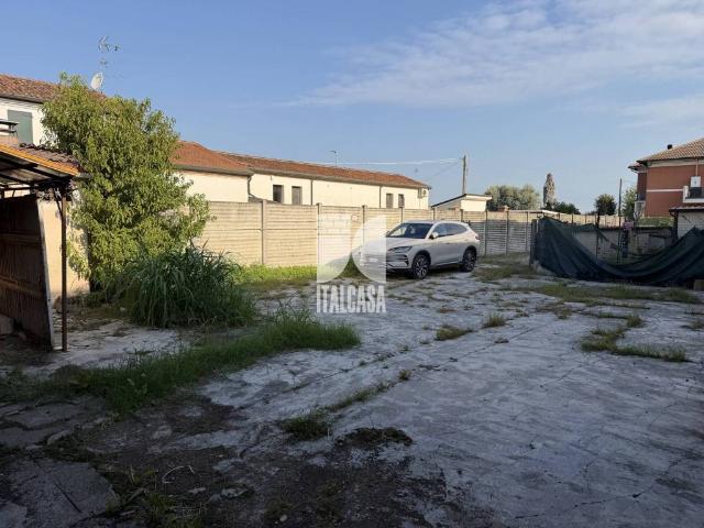 Villa in vendita a Roncoferraro MN