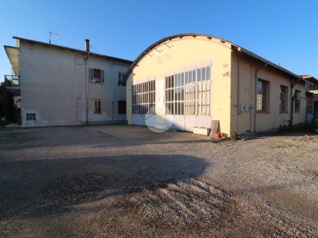 Villa in vendita a Roncoferraro MN