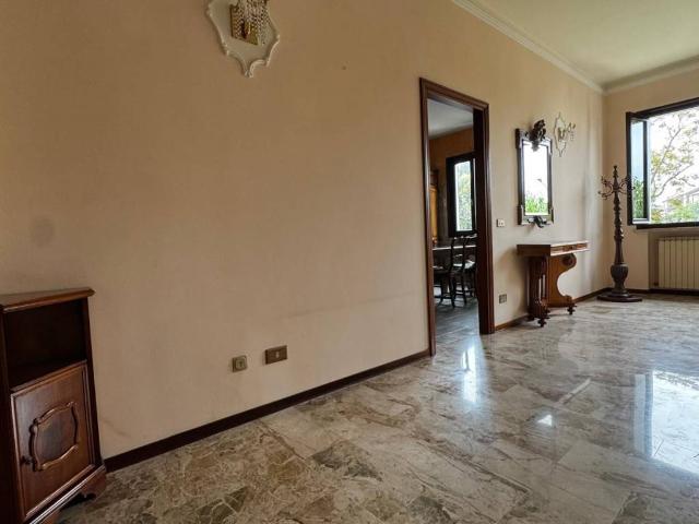 Villa in vendita a Roncoferraro MN