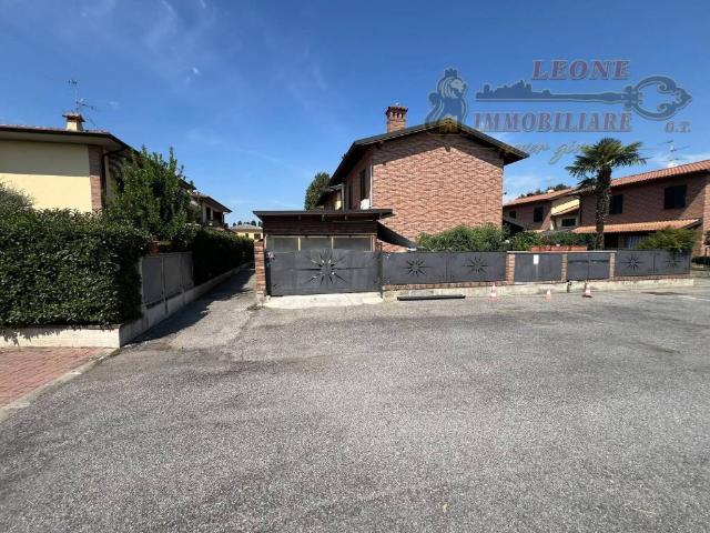 Villa in vendita a Roncaro PV