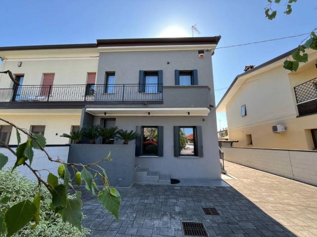 Villa in vendita a Ronchi dei Legionari GO