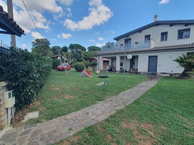 Villa in vendita a Ronciglione VT
