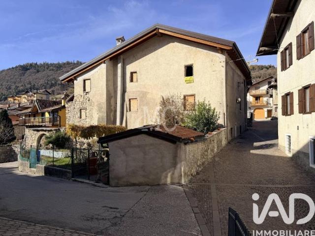 Villa in vendita a Ronzo Chienis TN