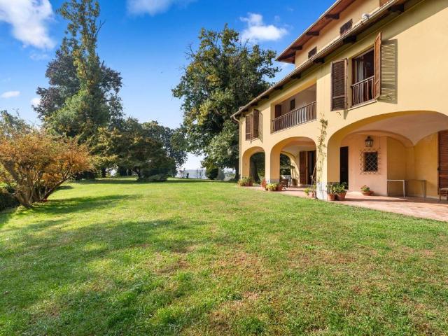 Villa in vendita a Roppolo BI