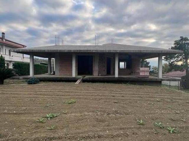 Villa in vendita a Rosciano PE