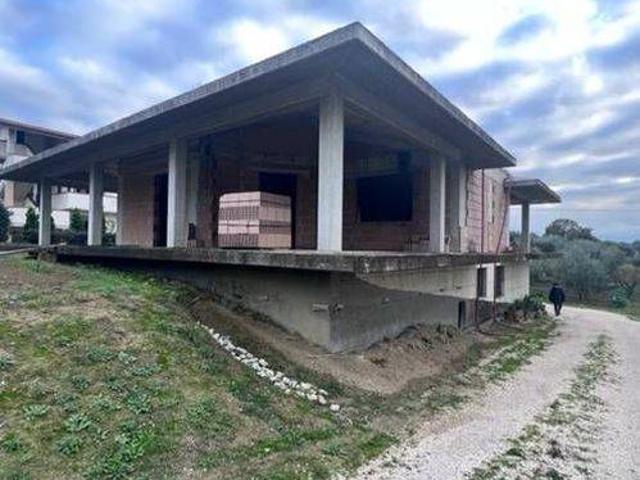 Villa in vendita a Rosciano PE