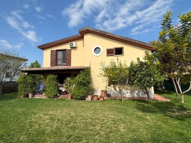 Villa in vendita a Rosciano PE