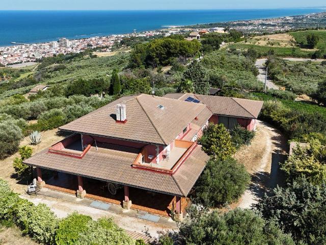 Villa in vendita a Roseto degli Abruzzi