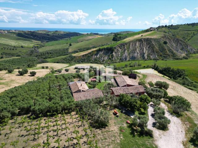 Villa in vendita a Roseto degli Abruzzi, Cologna Paese