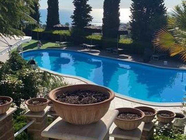 Villa in vendita a Roseto degli Abruzzi TE
