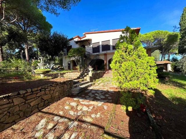 Villa in vendita a Rosignano Marittimo LI