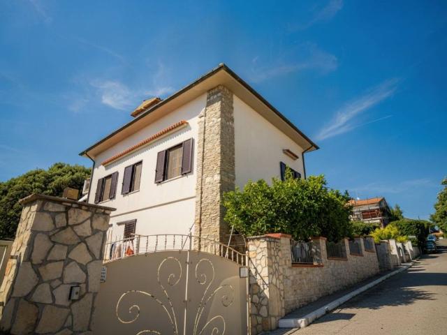 Villa in vendita a Rosignano Marittimo LI