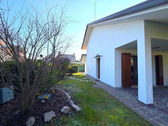 Villa in vendita a Rosolina RO