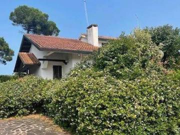 Villa Indipendente in vendita a Rosolina - Giardino