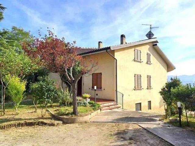 Villa in vendita a Rosora AN