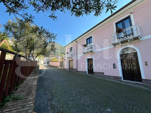 Villa in vendita a Raviscanina