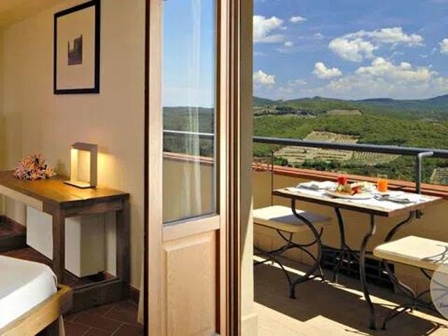 Villa in vendita a Radda in Chianti SI