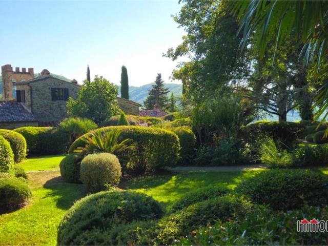 Villa in vendita a Radda in Chianti SI