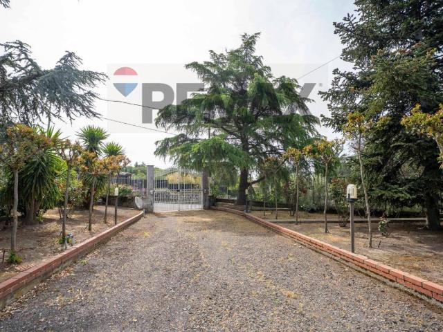 Villa in vendita a Ragalna CT