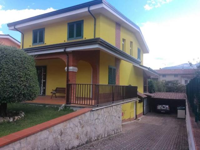 Villa in vendita a Raiano AQ