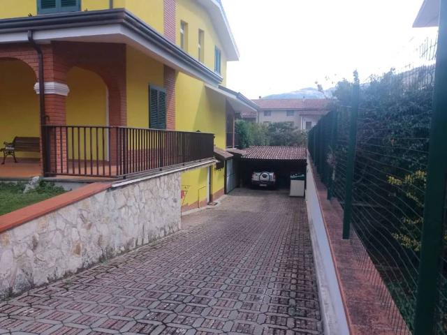 Villa in vendita a Raiano AQ