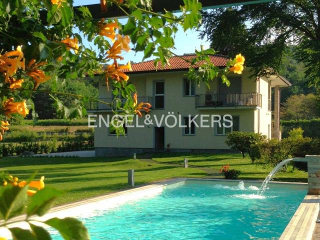 Villa in vendita a Ranco VA