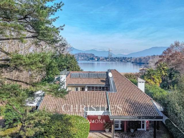 Villa in vendita a Ranco VA