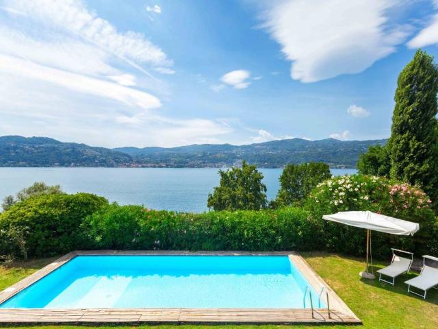 Villa in vendita a Ranco VA