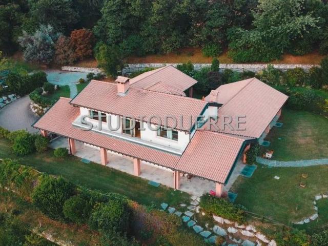 Villa in vendita a Ranco VA