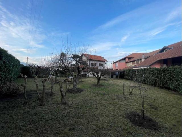 Villa in vendita a Ranco VA