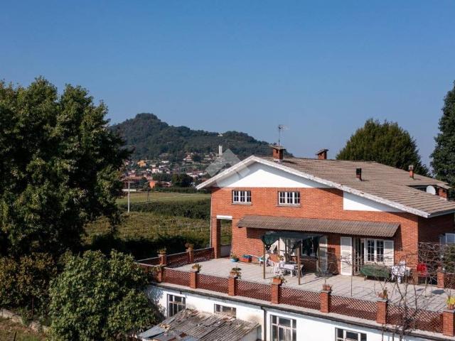 Villa in vendita a Revello CN