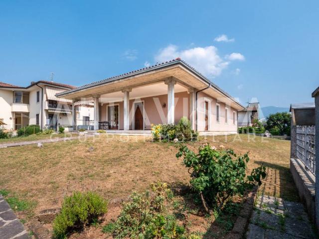 Villa in vendita a Rezzato BS