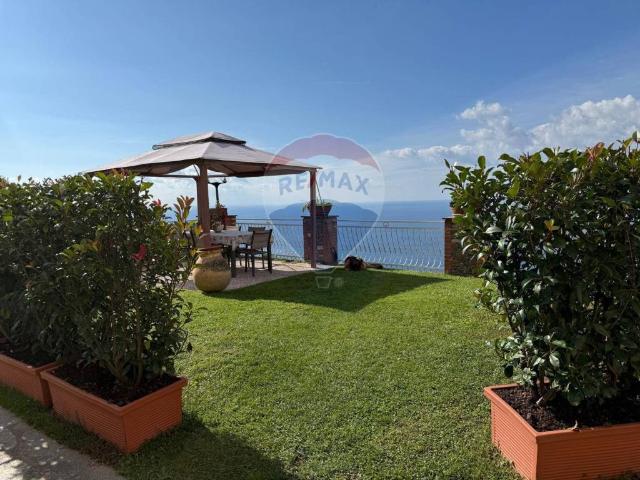 Villa in vendita a Recco GE
