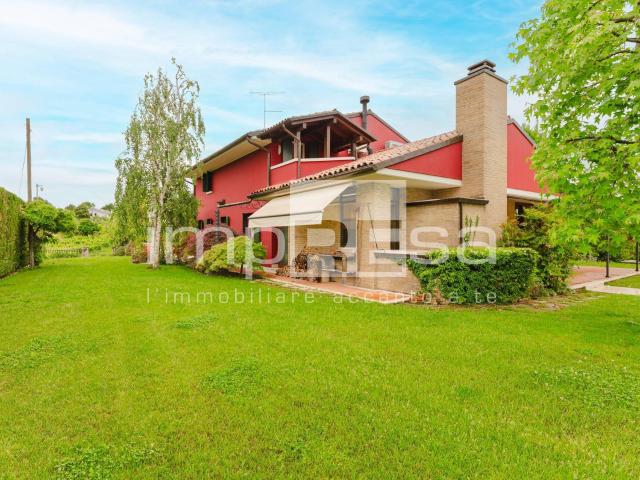 Villa in vendita a Refrontolo