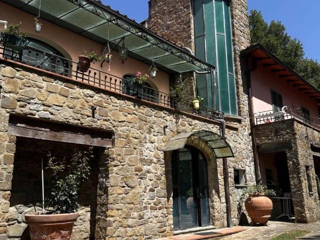 Villa in vendita a Reggello FI