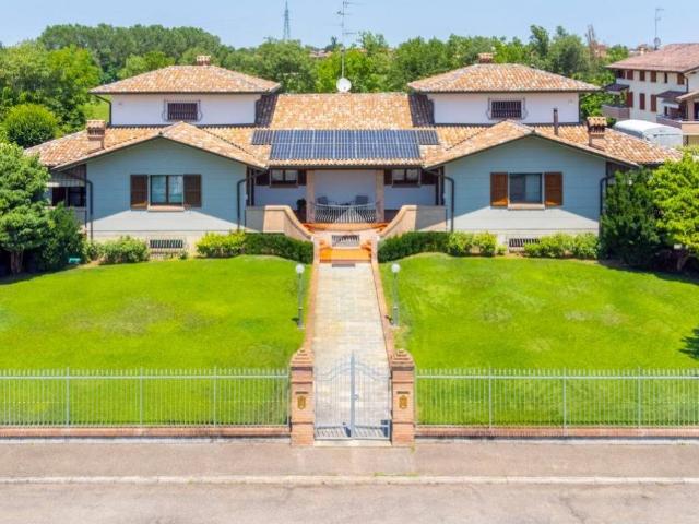 Villa in vendita a Reggio Emilia RE