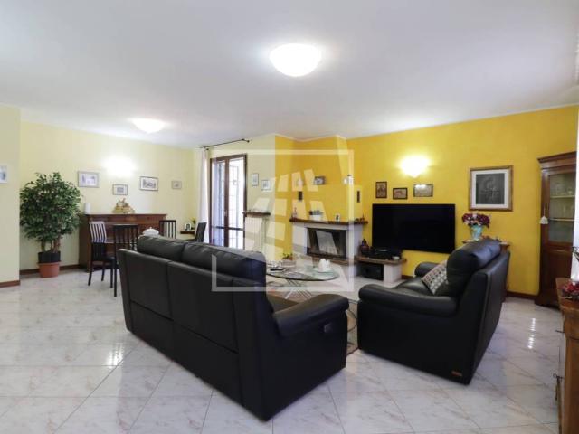 Villa in vendita a Reggio Emilia RE
