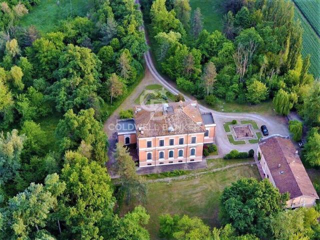 Villa in vendita a Reggio Emilia RE