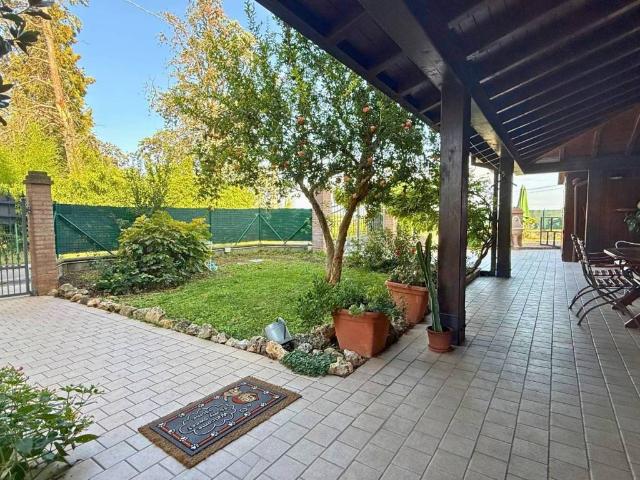 Villa in vendita a Reggio Emilia RE