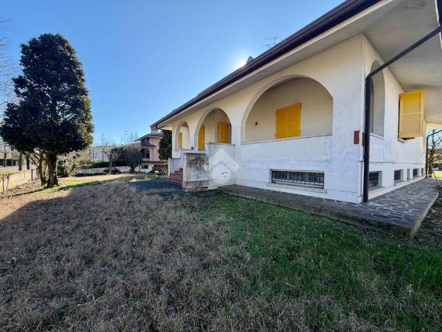 Villa in vendita a Reggiolo RE