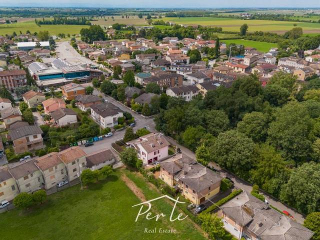 Villa in vendita a Reggiolo RE