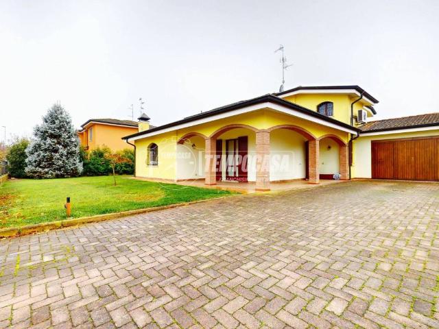 Villa in vendita a Reggiolo RE