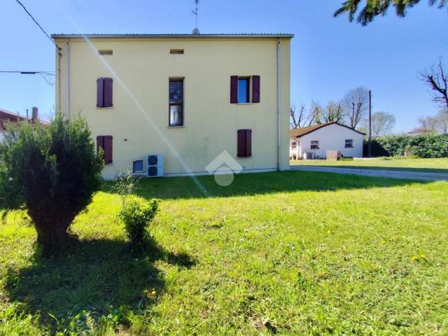 Villa in vendita a Reggiolo RE