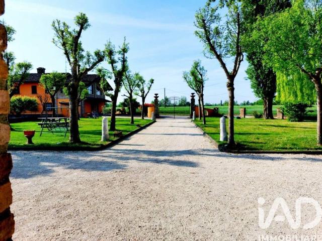 Villa in vendita a Asola MN