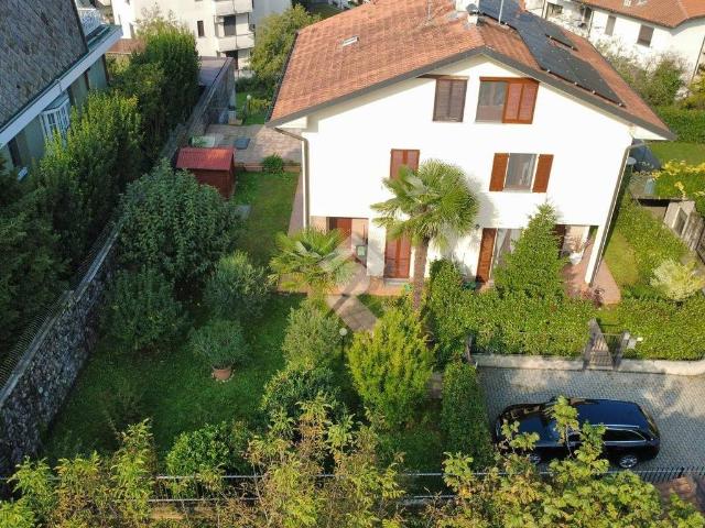 Villa in vendita a Renate MB