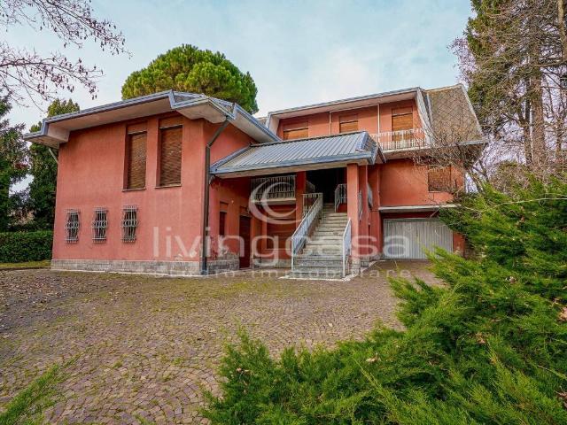 Villa in vendita a Renate MB