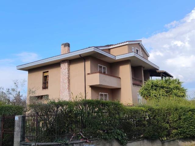 Villa in vendita a Rende CS